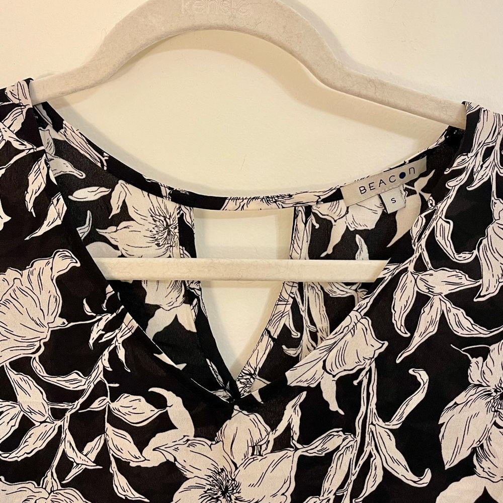 Beacon Black and White Floral Top - Picture 3 of 8